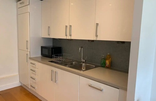 De Beauvoir Condo | Cosy 2bed Apt Canalside Views Free Parking London