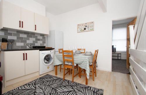 Everton Apartment | Cosy 2BR Flat Near Anfield & Goodison, Liverpool