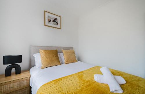 Clayton Apartment | Cosy 3 bed home, near Etihad Stadium, fast WIFI