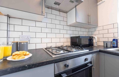 Harehills Apartment | Cosy 3 Bed- Pet Friendly-free Parking-city Centre