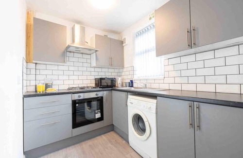 Harehills Apartment | Cosy 3 Bed- Pet Friendly-free Parking-city Centre