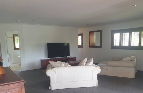 Sunshine Coast House | Cosy 3 Bedroom Home 5 Minute Walk To Yaroomba Beach Beach