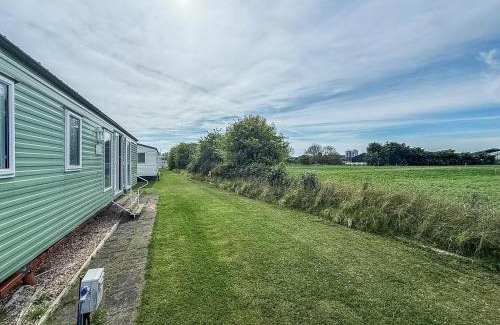 Louth Other | Cosy 8 Berth Caravan With Lovely Field Views At Sunnydale Ref 35353S