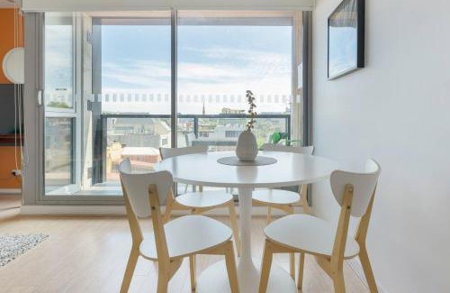 South Yarra Apartment | Cosy and Contemporary in Sought after South Yarra