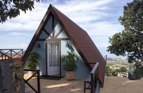 La Orotava Cottage | Cosy and rustic farm house with pool, views, fresh and eggs.