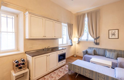 Strassoldo Apartment | Cosy apartment for 4 guests with WIFI, A/C, TV and patio