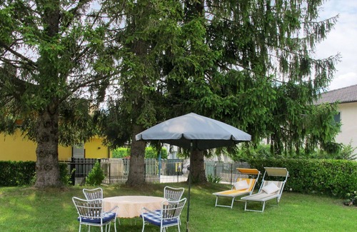 Calceranica al Lago House | Cosy apartment in villa for 4 people with TV, patio and parking