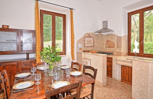 Monteverdi Marittimo Apartment | Cosy apartment for 8 guests with pool and parking
