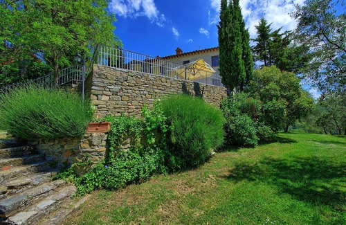 Greve in Chianti Apartment | Cosy apartment with WIFI, pool, TV, patio, pets allowed, panoramic view, close to Greve In Chianti