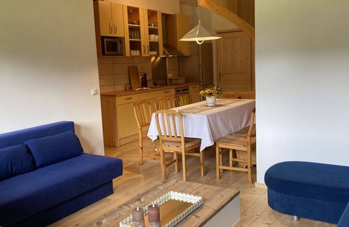 Muhldorf Apartment | Cosy apartment for 8 guests with WIFI and balcony