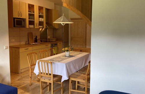 Muhldorf Apartment | Cosy apartment for 8 guests with WIFI and balcony