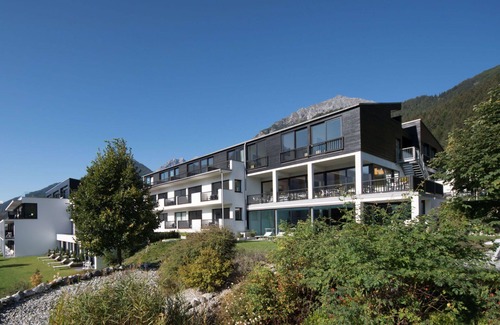 Telfes im Stubai Apartment | Cosy apartment for 4 guests with WIFI, pool, TV, terrace, pets allowed and parking