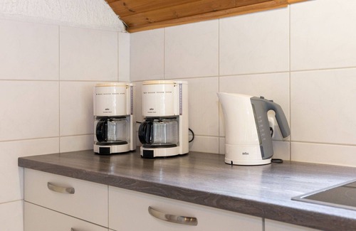 Immerath Apartment | Cosy apartment for 12 guests with WIFI, TV, balcony and pets allowed