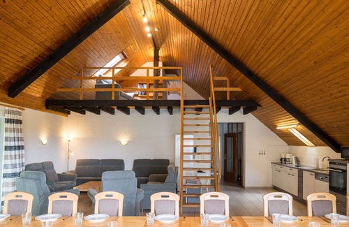Immerath Apartment | Cosy apartment for 12 guests with WIFI, TV, balcony and pets allowed