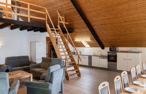 Immerath Apartment | Cosy apartment for 12 guests with WIFI, TV, balcony and pets allowed