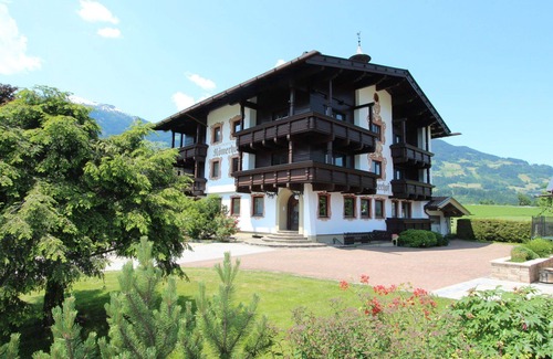 Kapfing Apartment | Cosy apartment for 3 guests with WIFI, TV, terrace, pets allowed and panoramic view