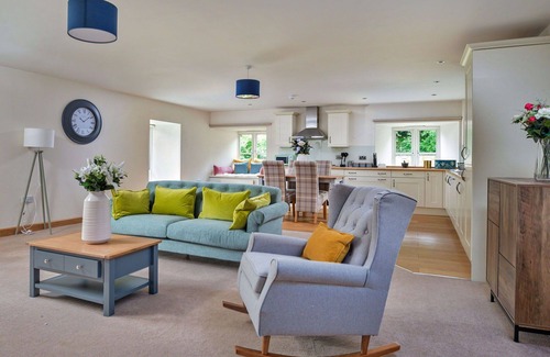 Thornton Dale Apartment | Cosy apartment for 4 people with WIFI, pets allowed and parking