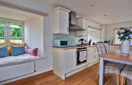 Thornton Dale Apartment | Cosy apartment for 4 people with WIFI, pets allowed and parking