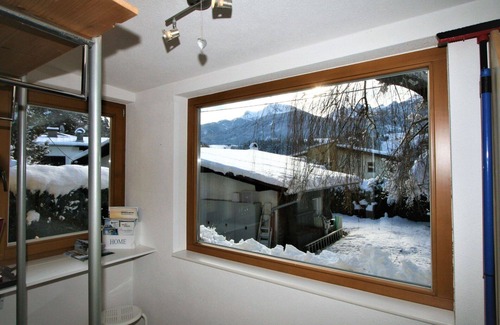 Axams Apartment | Cosy apartment for 4 guests with TV, patio and pets allowed