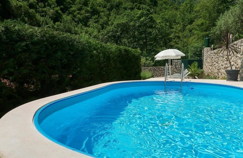 Medveja Apartment | Cosy apartment for 4 people with A/C, pool, WIFI and terrace
