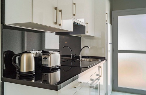 Urbanizacion Hacienda las Chapas Apartment | Cosy apartment for 5 guests with WIFI, A/C, pool, TV, terrace, pets allowed and panoramic view