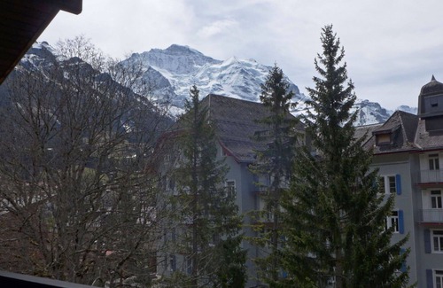 Wengen Apartment | Cosy apartment for 5 guests with WIFI, TV and balcony