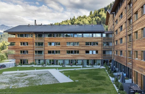 Vercorin Apartment | Cosy apartment for 6 guests with hot tub, WIFI, TV, pets allowed and parking