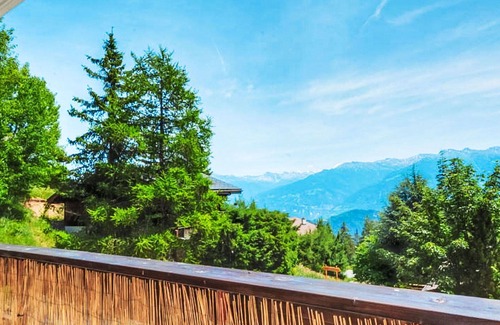 Anzere Apartment | Cosy apartment for 7 people with WIFI, TV, balcony and parking