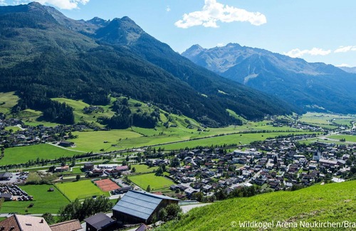 Bramberg am Wildkogel Apartment | Cosy apartment for 8 guests with WIFI, TV, balcony and parking