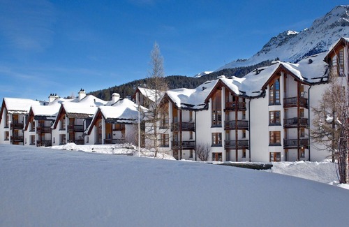 Lenzerheide Apartment | Cosy apartment for 2 people with pool, TV, balcony and pets allowed