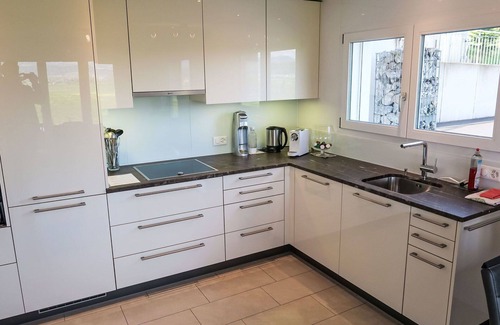 Reichenburg Apartment | Cosy apartment for 2 guests with WIFI, TV, terrace and panoramic view