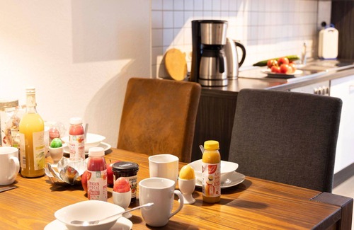Lubmin Apartment | Cosy apartment for 4 guests with WIFI, TV, terrace, pets allowed and parking