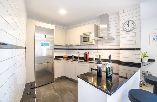 Binissalem Apartment | Cosy apartment for 6 people with WIFI, A/C, TV and patio