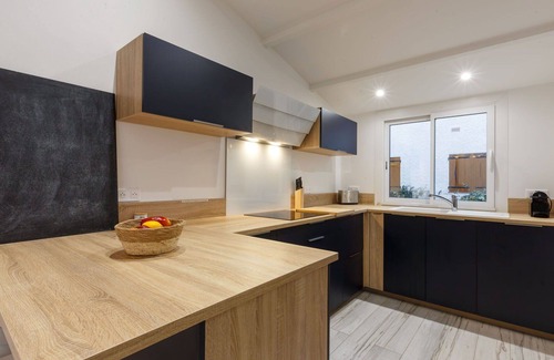 Les Mathes Apartment | Cosy apartment for 6 people with WIFI, TV and terrace