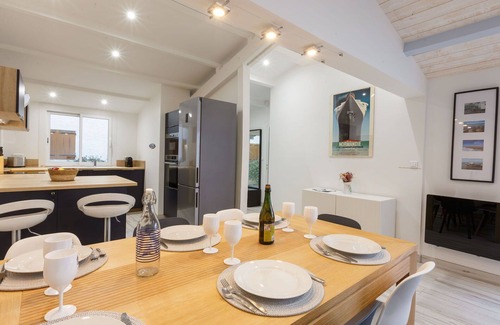 Les Mathes Apartment | Cosy apartment for 6 people with WIFI, TV and terrace