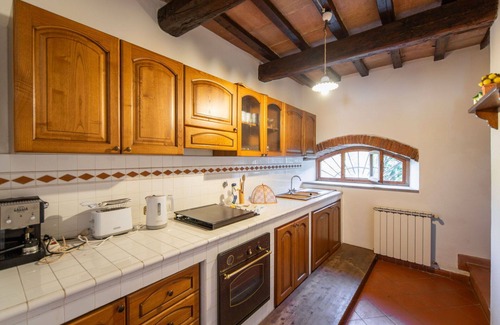 Montebonello Apartment | Cosy apartment for 8 guests with WIFI, pool, TV, pets allowed and panoramic view