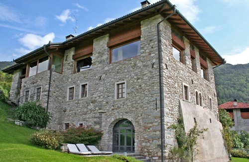 Comano Terme Apartment | Cosy apartment for 4 guests with WIFI, private pool, TV, patio and pets allowed