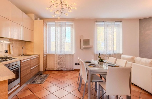 Rovellasca Apartment | Cosy apartment for 4 guests with WIFI, A/C, TV and balcony