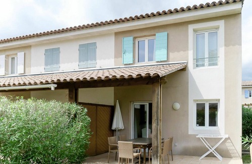 Montauroux House | Cosy apartment in villa for 6 people with pool, A/C, WIFI, TV, terrace, pets allowed and parking