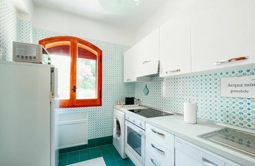 Caronia House | Cosy apartment in villa for 5 people with WIFI, TV, balcony, pets allowed and parking