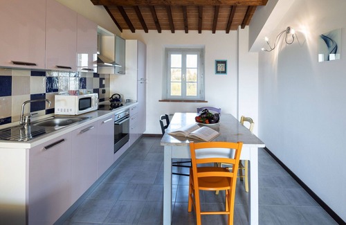Larciano House | Cosy apartment in villa for 4 guests with A/C, WIFI, pool and TV