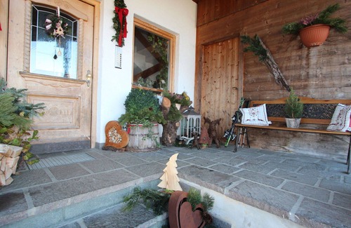 Kapfing Villa | Cosy apartment in villa with WIFI, TV, terrace, pets allowed, panoramic view and parking