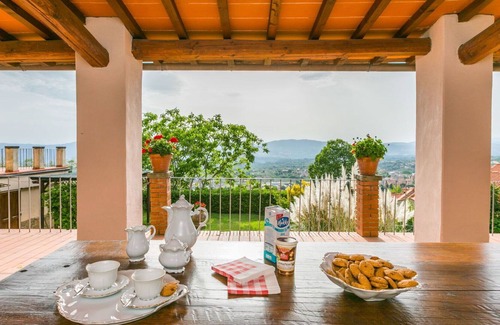 Bivio Pozzo Villa | Cosy apartment in villa for 6 people with WIFI, pool, TV, patio, pets allowed and parking