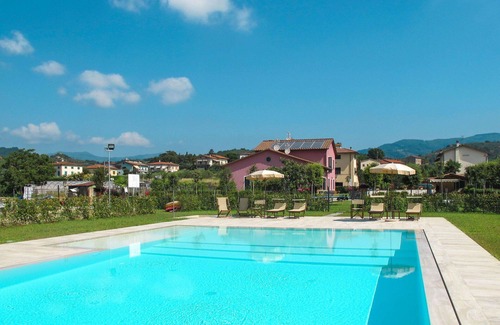 San Michele di Moriano Villa | Cosy apartment in villa for 5 people with A/C, pool, WIFI, TV and terrace