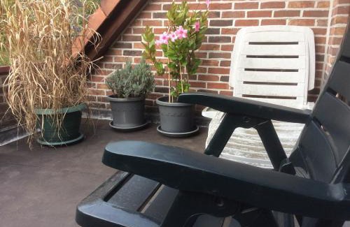 Opdorp Apartment | Cosy attic apartment, terrace, 1 bedroom North