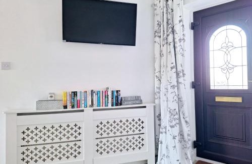 Axminster Apartment | Cosy Axminster Studio with Extra Beds