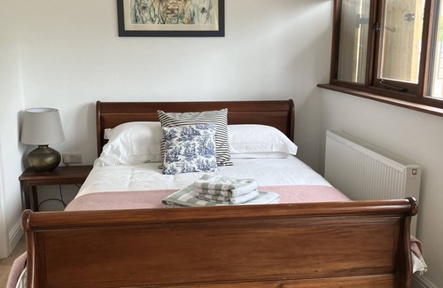 Watchet Bed & Breakfast | Cosy Barn with Courtyard Area