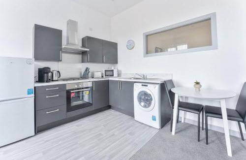 Brierley Hill Apartment | Cosy & Bright 1 Bedroom Budget Apartment in Dudley
