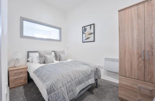 Brierley Hill Apartment | Cosy & Bright 1 Bedroom Budget Apartment in Dudley