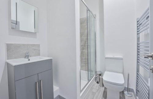 Brierley Hill Apartment | Cosy & Bright 1 Bedroom Budget Apartment in Dudley